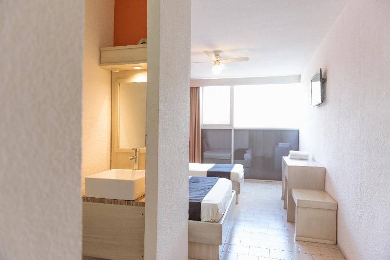 Hotel Oyo Italia 3*